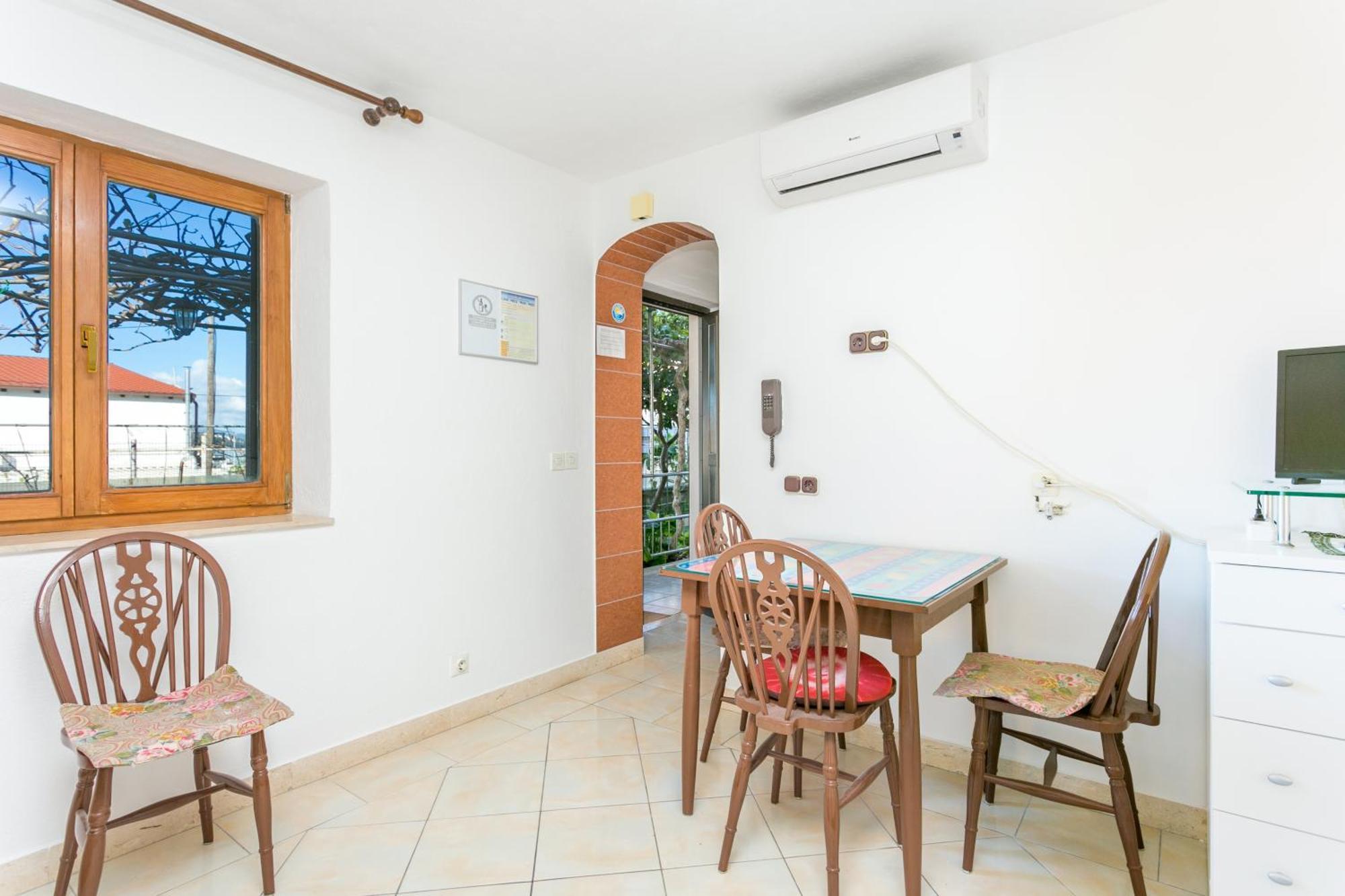 Seaside Apartments With A Swimming Pool Okrug Gornji, Ciovo - 11374 Trogir Exteriör bild