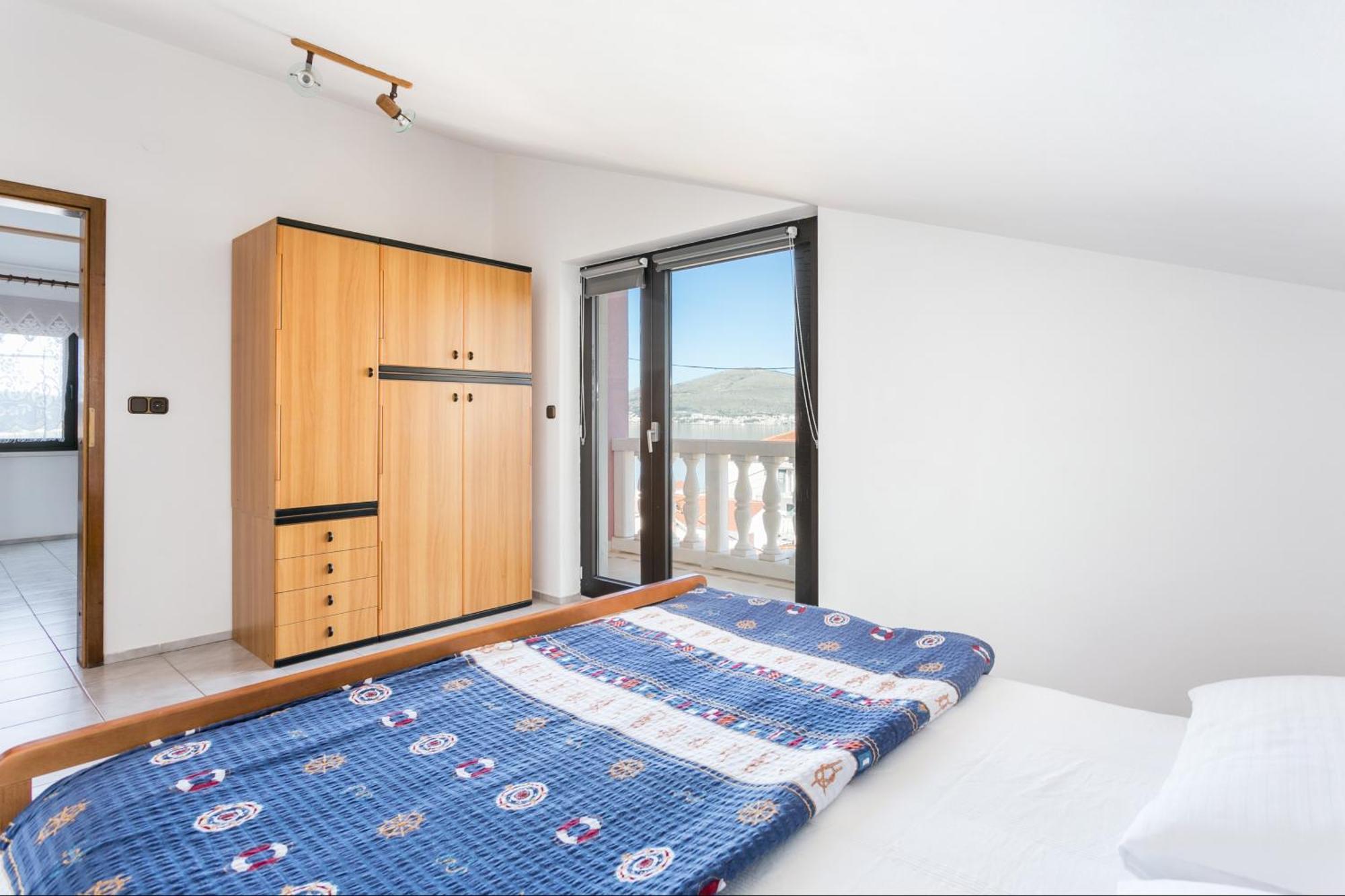 Seaside Apartments With A Swimming Pool Okrug Gornji, Ciovo - 11374 Trogir Rum bild
