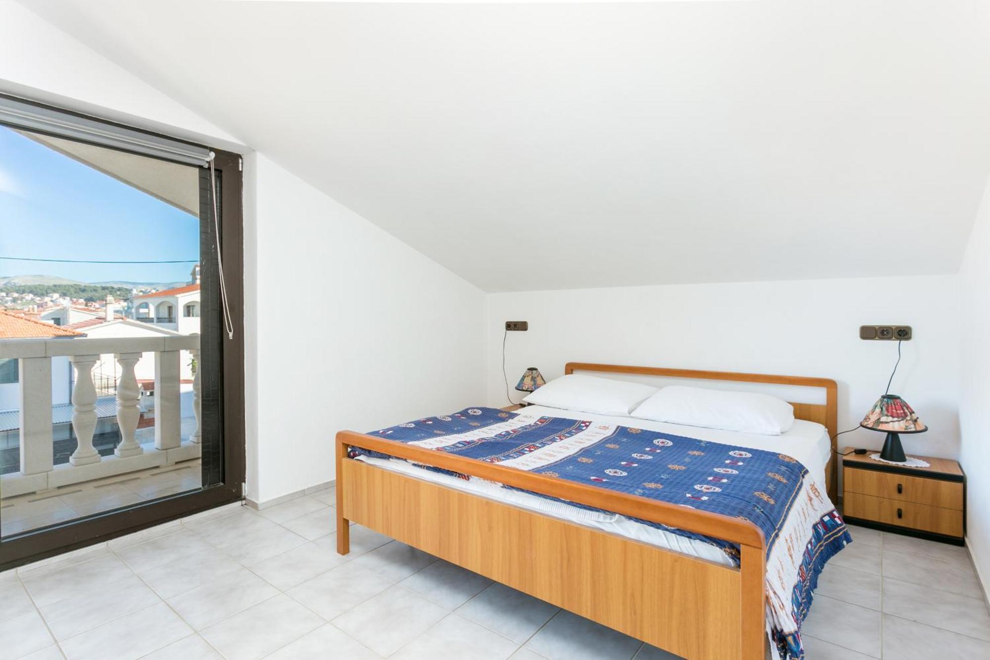 Seaside Apartments With A Swimming Pool Okrug Gornji, Ciovo - 11374 Trogir Exteriör bild