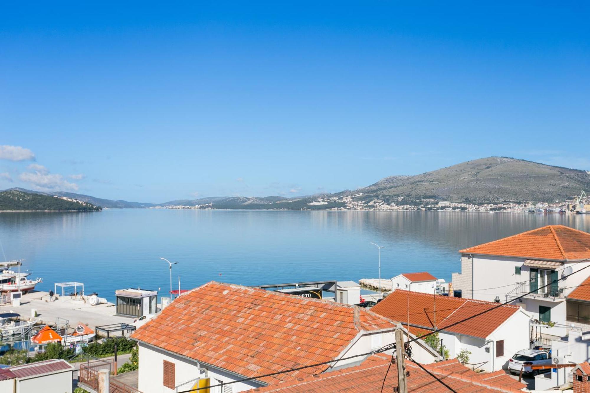 Seaside Apartments With A Swimming Pool Okrug Gornji, Ciovo - 11374 Trogir Exteriör bild
