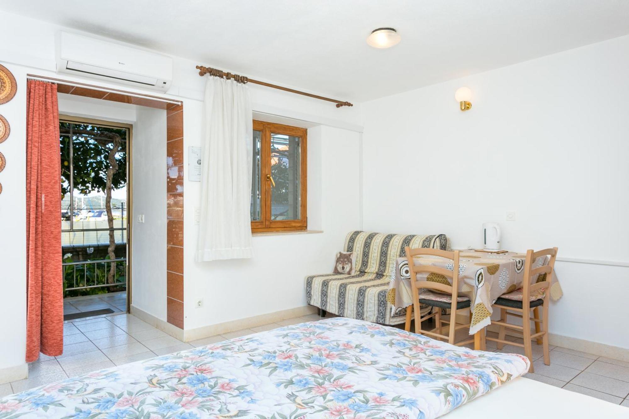 Seaside Apartments With A Swimming Pool Okrug Gornji, Ciovo - 11374 Trogir Rum bild